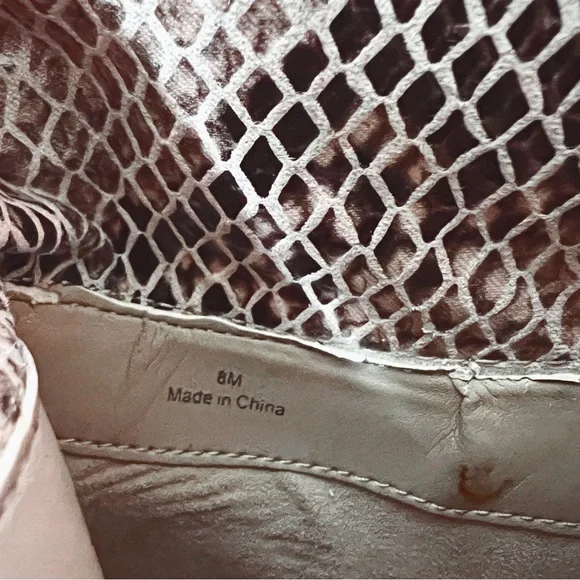 Gianni Bini Light Tan Snakeskin Ankle Booties Womens 8 Low Heel Boots - Picture 14 of 14